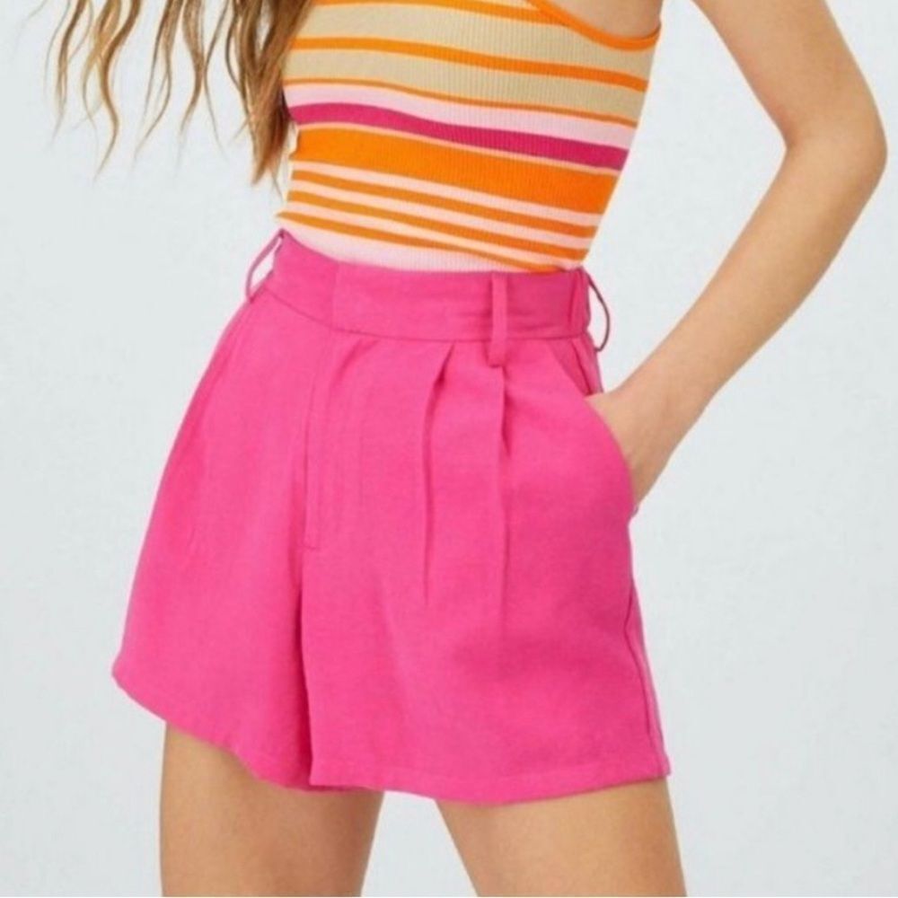 Stradivarius Pink Pleated Shorts Size‎ 0
